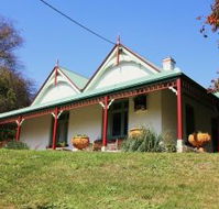 Ravenscroft and The Cottage - Kingaroy Accommodation