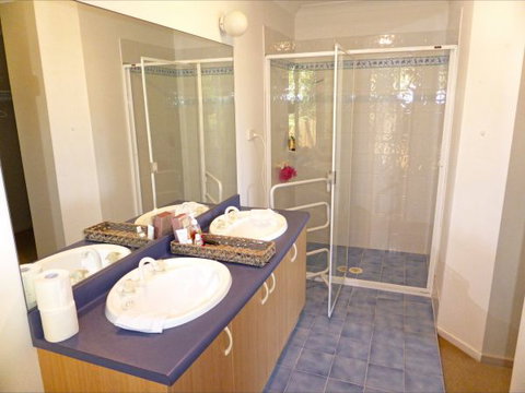 Palais D'Amor At Greenwell Point - Kingaroy Accommodation 57