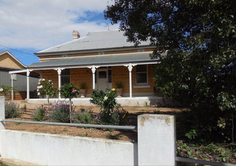 Book Keepers Cottage Waikerie - Kingaroy Accommodation 0
