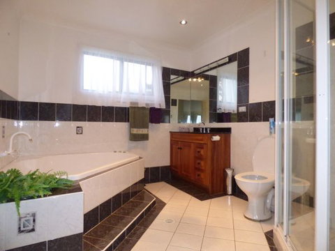 Palais D'Amor At Greenwell Point - Kingaroy Accommodation 137