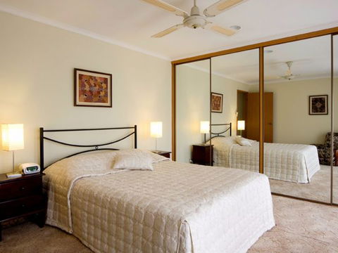 Chisholm Heights CBD Accommodation - Kingaroy Accommodation 3