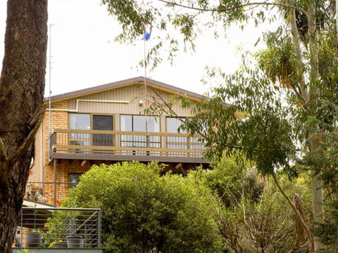 Chisholm Heights CBD Accommodation - Kingaroy Accommodation 4