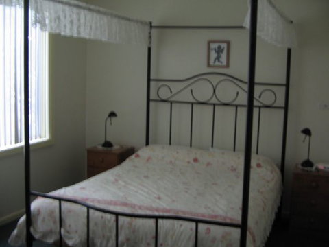 Grantham House  Pet Friendly Holiday Home - Kingaroy Accommodation 2