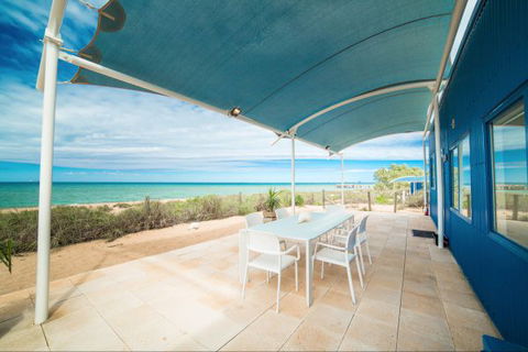 Mackerel Islands - Kingaroy Accommodation 2