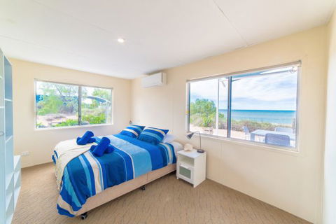 Mackerel Islands - Kingaroy Accommodation 4