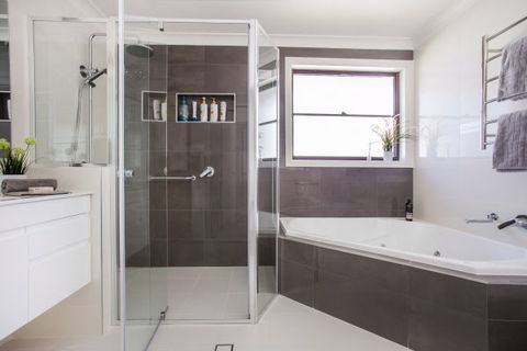 Seacliff Mollymook - Kingaroy Accommodation 6