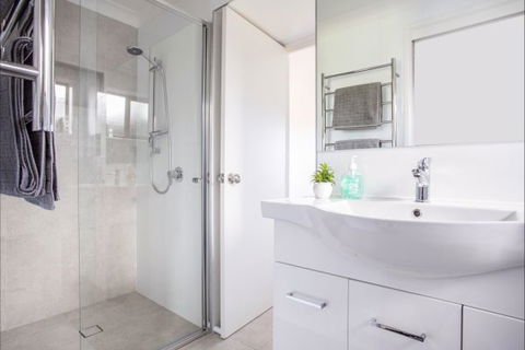 Seacliff Mollymook - Kingaroy Accommodation 7