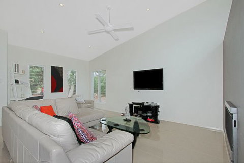 Poolside - Kingaroy Accommodation 1