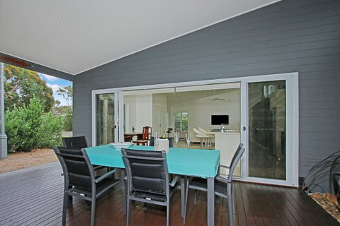 Poolside - Kingaroy Accommodation 5