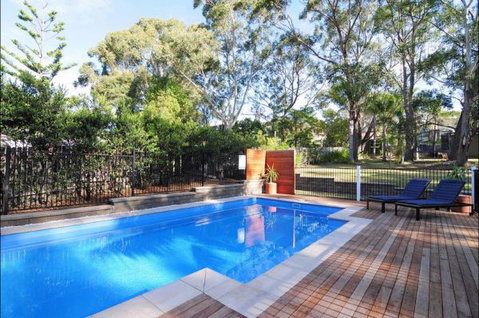 Poolside - Kingaroy Accommodation 6