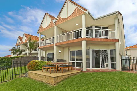 SALT Waterfront Apartment - Kingaroy Accommodation 8