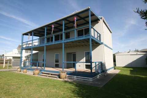 LJ Hooker Goolwa Holiday Rentals - 25 Barrage Road, Goolwa South - Kingaroy Accommodation 0