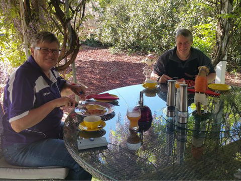 Must Love Dogs B&B And Self-Contained Cottage - Kingaroy Accommodation 1