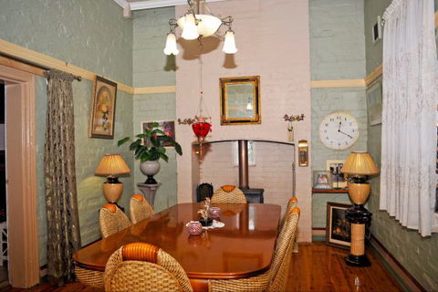 Must Love Dogs B&B And Self-Contained Cottage - Kingaroy Accommodation 8