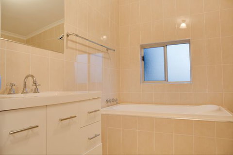 Sapphire Cottage - Kingaroy Accommodation 17