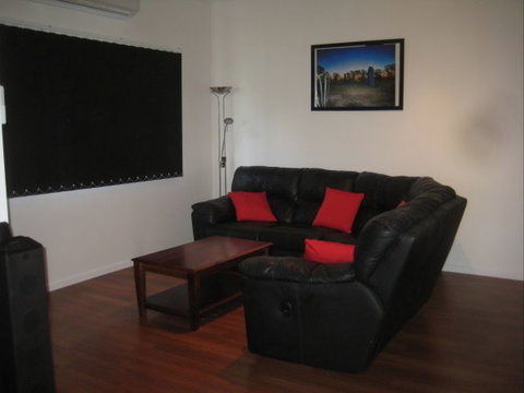 Sapphire Cottage - Kingaroy Accommodation 4