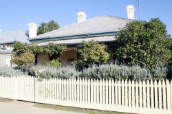 Florennes Heritage Cottage - Kingaroy Accommodation 0