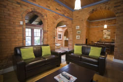 Florennes Heritage Cottage - Kingaroy Accommodation 3