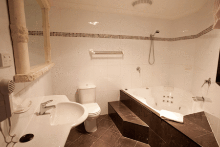Jesmond Executive Villas - Kingaroy Accommodation 2