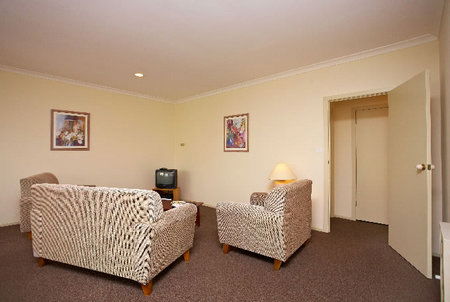 Quest Trinity House - Kingaroy Accommodation 4