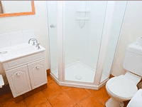 Montgomery's Private Hotel  YHA - Kingaroy Accommodation
