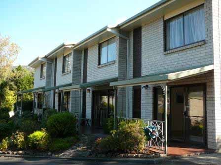 Davey Place Holiday Townhouses - Kingaroy Accommodation 0