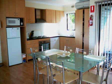 Davey Place Holiday Townhouses - Kingaroy Accommodation 2