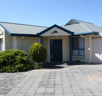 Robe Dolphin Court Apartments - Kingaroy Accommodation