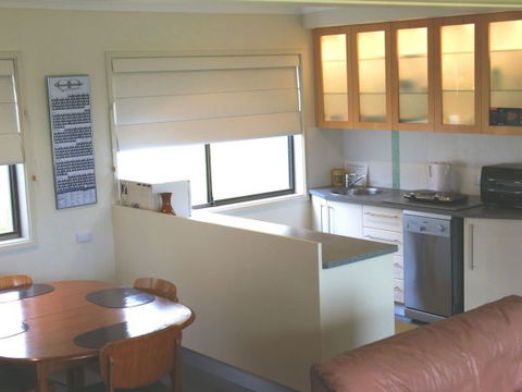 Beach House 204 - Kingaroy Accommodation 4