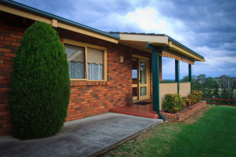 Camden Hillview - Kingaroy Accommodation 0