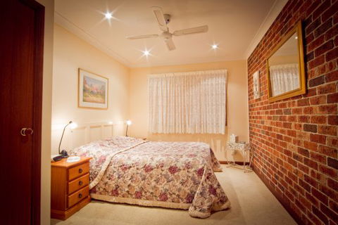 Camden Hillview - Kingaroy Accommodation 2
