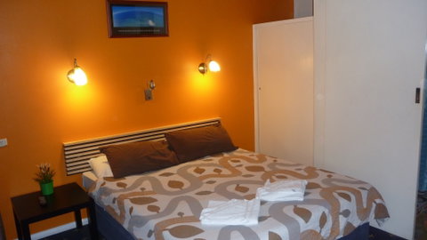 Adelaide Traveller's Inn Backpackers - Kingaroy Accommodation 0
