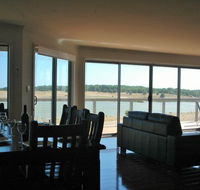 Parrydyse Clayton Bay - Kingaroy Accommodation