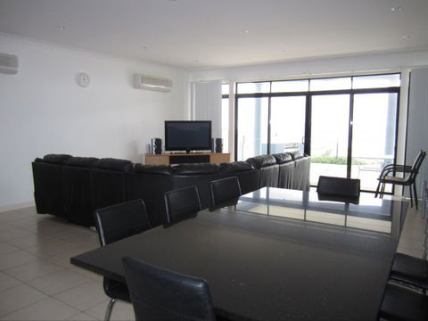 The Waterfront Starfish - Kingaroy Accommodation 2