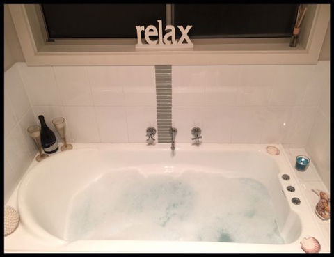 Adore 6 Villa - Kingaroy Accommodation 5