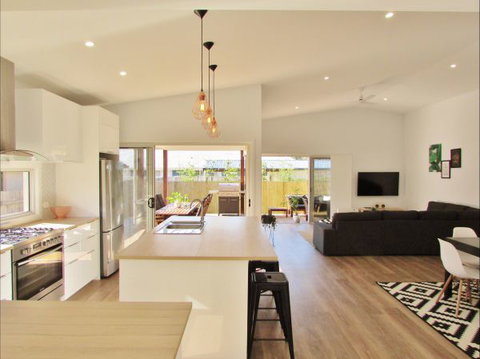 All Decked Out: Lake Conjola - Kingaroy Accommodation 0