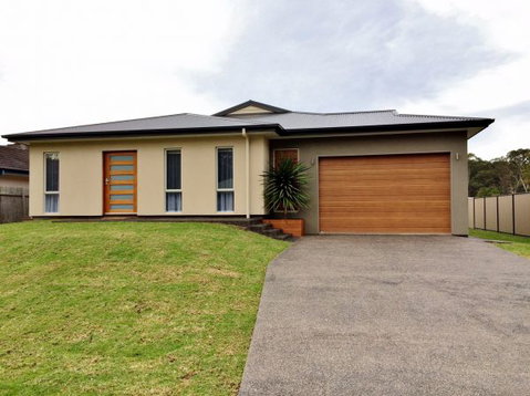All Decked Out: Lake Conjola - Kingaroy Accommodation 3