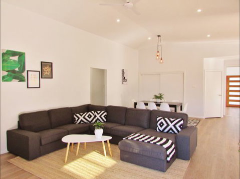 All Decked Out: Lake Conjola - Kingaroy Accommodation 5