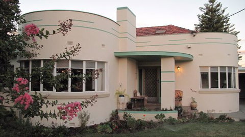 B&B Wodonga - Art Deco Accommodation - Kingaroy Accommodation 0