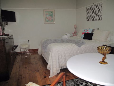 B&B Wodonga - Art Deco Accommodation - Kingaroy Accommodation 2