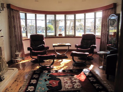 B&B Wodonga - Art Deco Accommodation - Kingaroy Accommodation 5