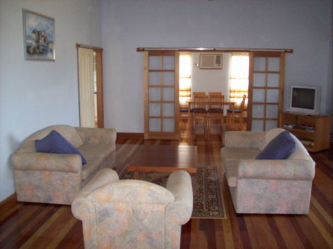 Baudins View Holiday House - Kingaroy Accommodation 4