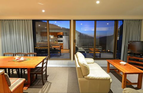 Falls Creek Country Club - Kingaroy Accommodation 6