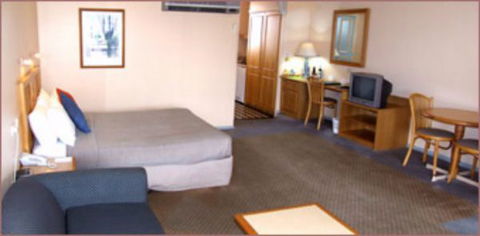 Federation Motor Inn Young - Kingaroy Accommodation 1