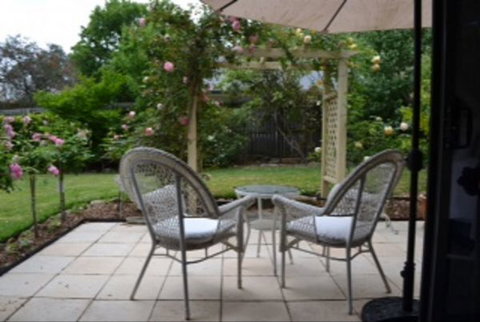 Garden Cottage B And B - Kingaroy Accommodation 1