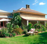 Lochinver Farm Homestead and Cottages - Kingaroy Accommodation