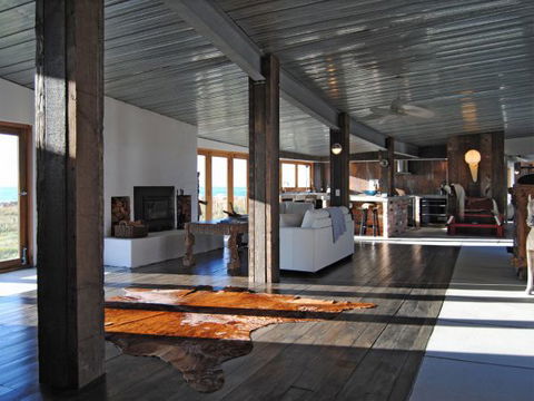 Malibu On The Beach - Kingaroy Accommodation 2