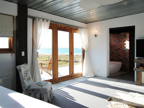 Malibu On The Beach - Kingaroy Accommodation 4