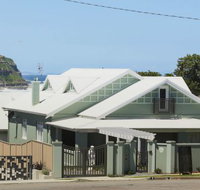 Merewether Beach House B and B - Kingaroy Accommodation