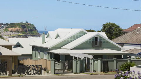 Merewether Beach House B And B - Kingaroy Accommodation 0